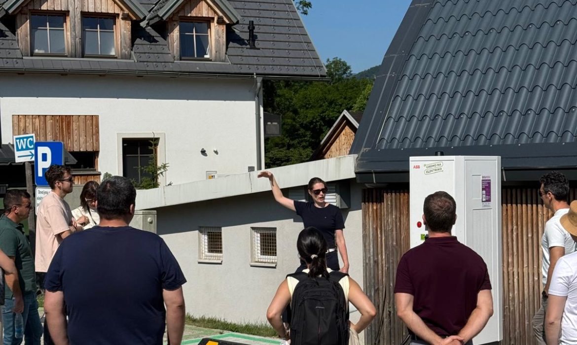 Regionalna energetska agencija Sjever i Koprivničko-križevačka županija sudjelovali su u Sloveniji na četvrtom sastanku partnera projekta Razvoj e-mobilnosti u ruralnim i udaljenim područjima Mediterana - RuralMED Mobility.